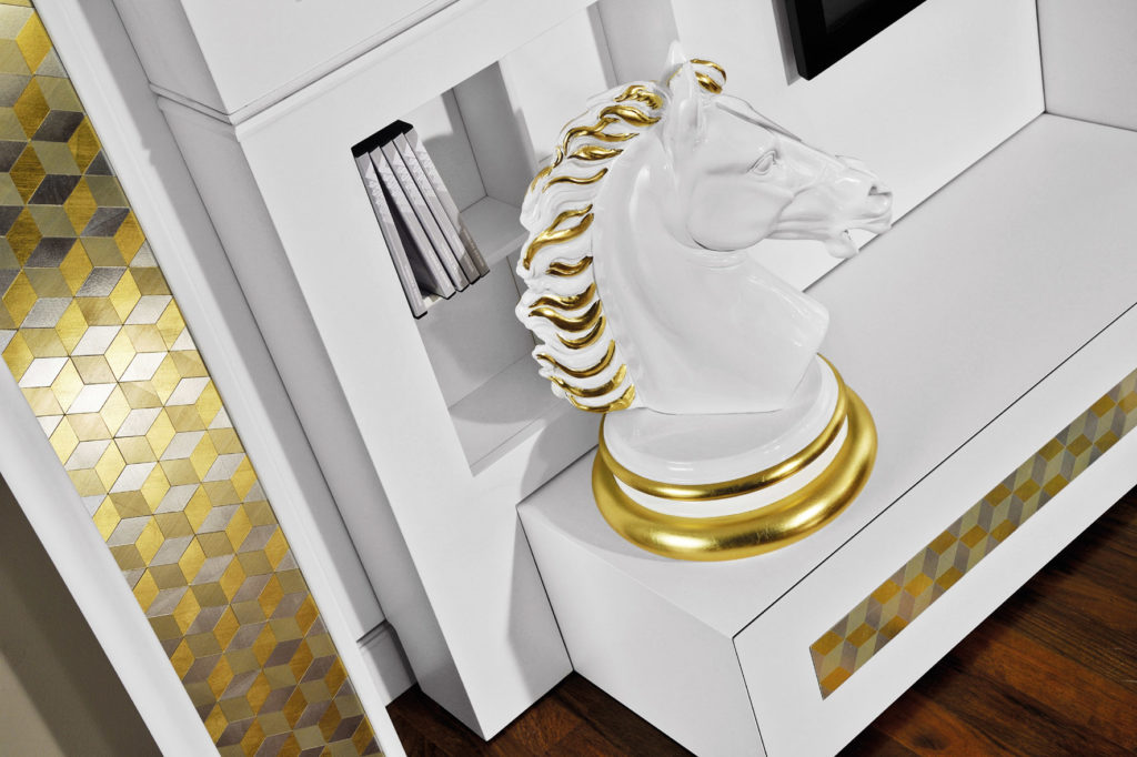DECORATIVE OBJECTS