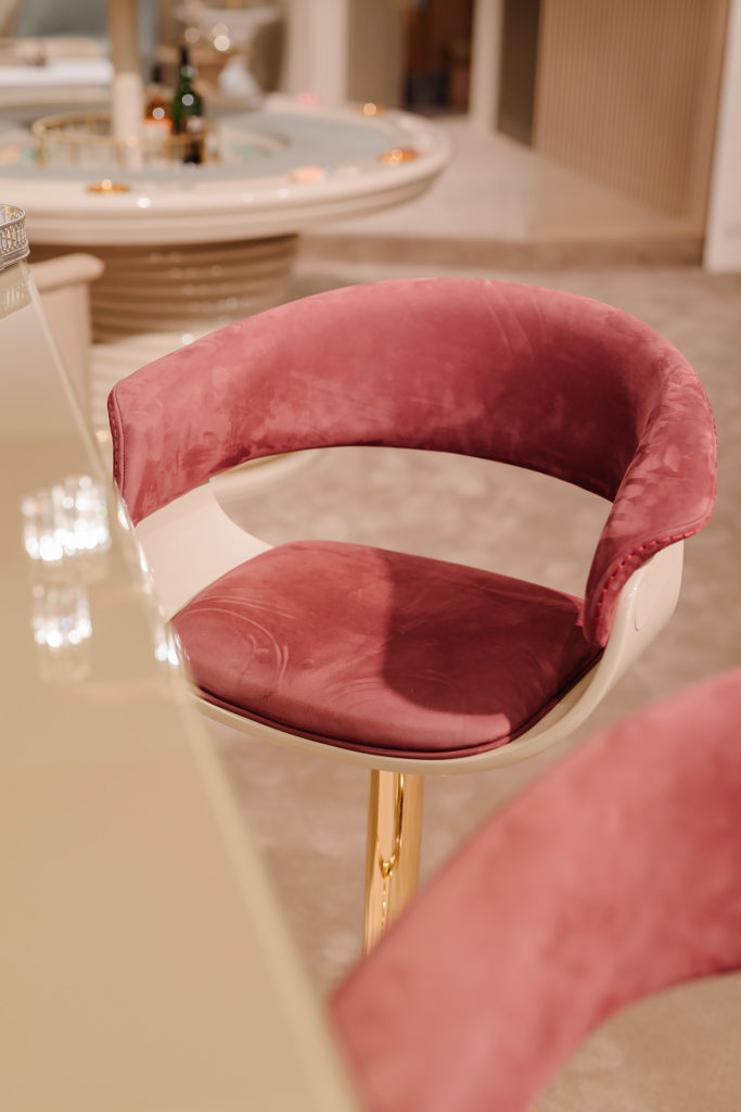 STOOLS